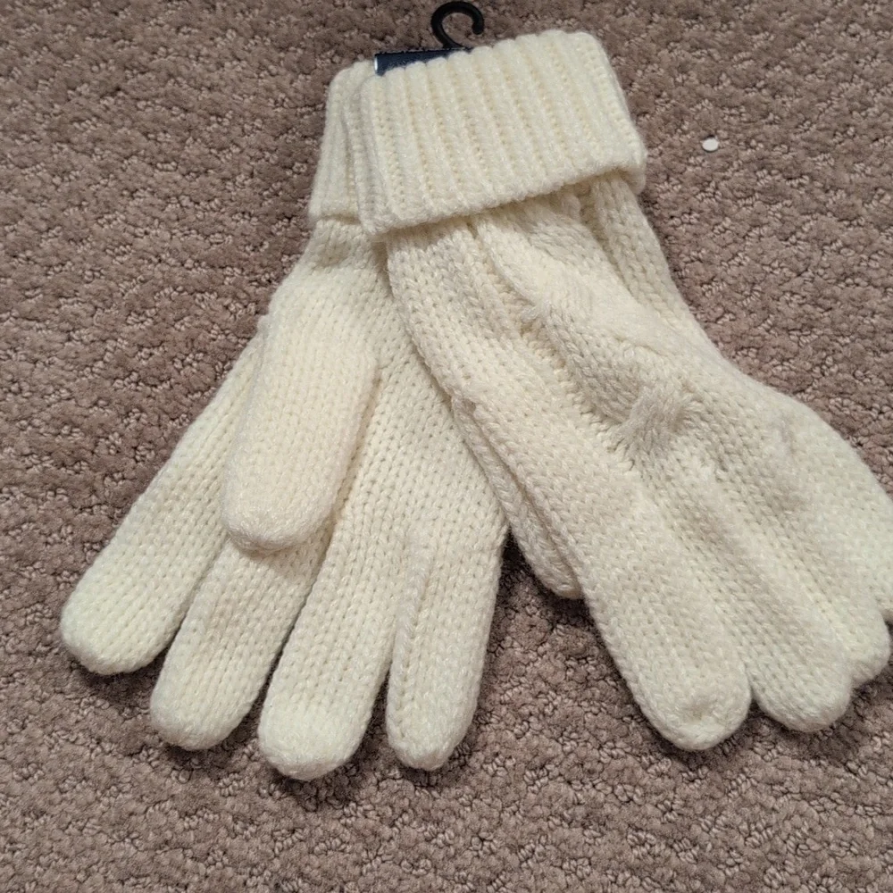 Women's knit white gloves NWT